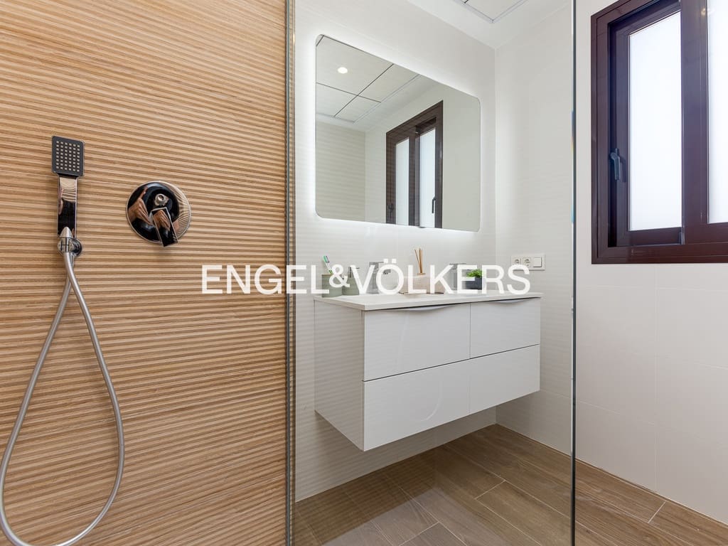 4 Zimmer Villa zu verkaufen in Finestrat mit Pool Garage - 730.000 € (Ref: 8850035)