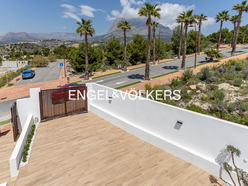 4 Zimmer Villa zu verkaufen in Finestrat mit Pool Garage - 730.000 € (Ref: 8850035)