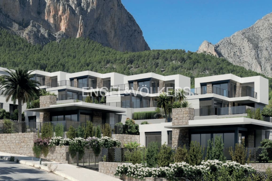 3 bedroom Villa for sale in Polop with pool garage - € 595,000 (Ref: 8862095)