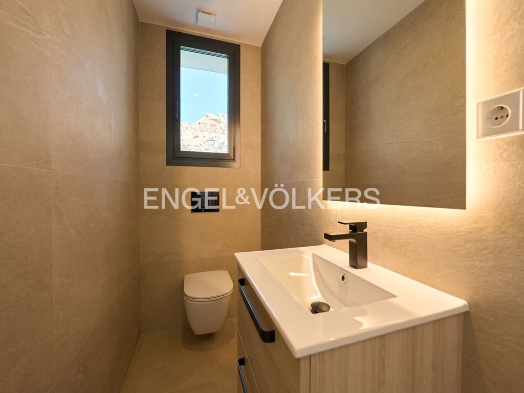 3 makuuhuone Huvila myytävänä paikassa Alfaz del Pi / L'Alfas del Pi mukana uima-altaan 
autotalli - 615 000 € (Ref: 8863670)