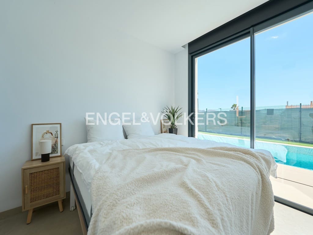 3 makuuhuone Huvila myytävänä paikassa Alfaz del Pi / L'Alfas del Pi mukana uima-altaan 
autotalli - 615 000 € (Ref: 8863670)