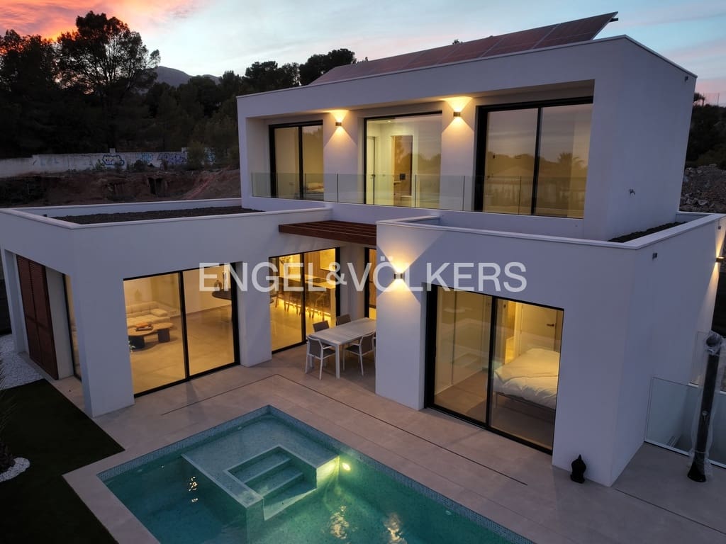 3 makuuhuone Huvila myytävänä paikassa Alfaz del Pi / L'Alfas del Pi mukana uima-altaan 
autotalli - 615 000 € (Ref: 8863670)