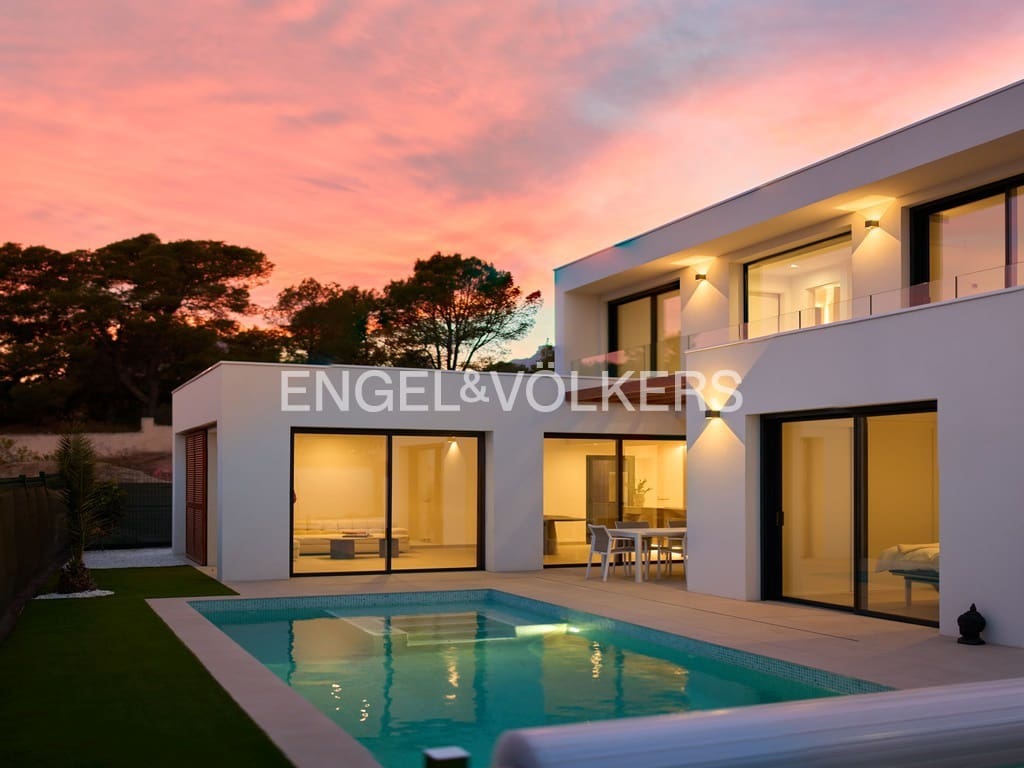 3 makuuhuone Huvila myytävänä paikassa Alfaz del Pi / L'Alfas del Pi mukana uima-altaan 
autotalli - 615 000 € (Ref: 8863670)