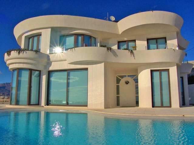 5 slaapkamer Villa te koop in Juzgados - Plaza de Toros, Benidorm met zwembad garage - € 3.500.000 (Ref: 8865680)