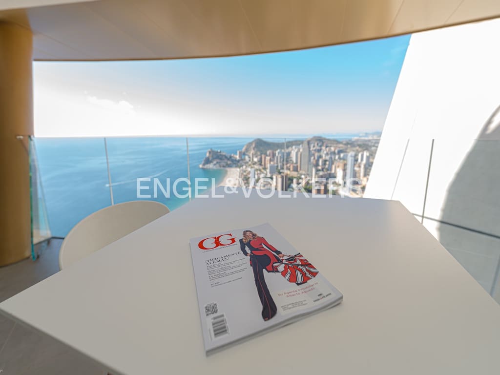 4 soveværelse Lejlighed til salg i Benidorm med swimmingpool garage - € 2.500.000 (Ref: 8866515)