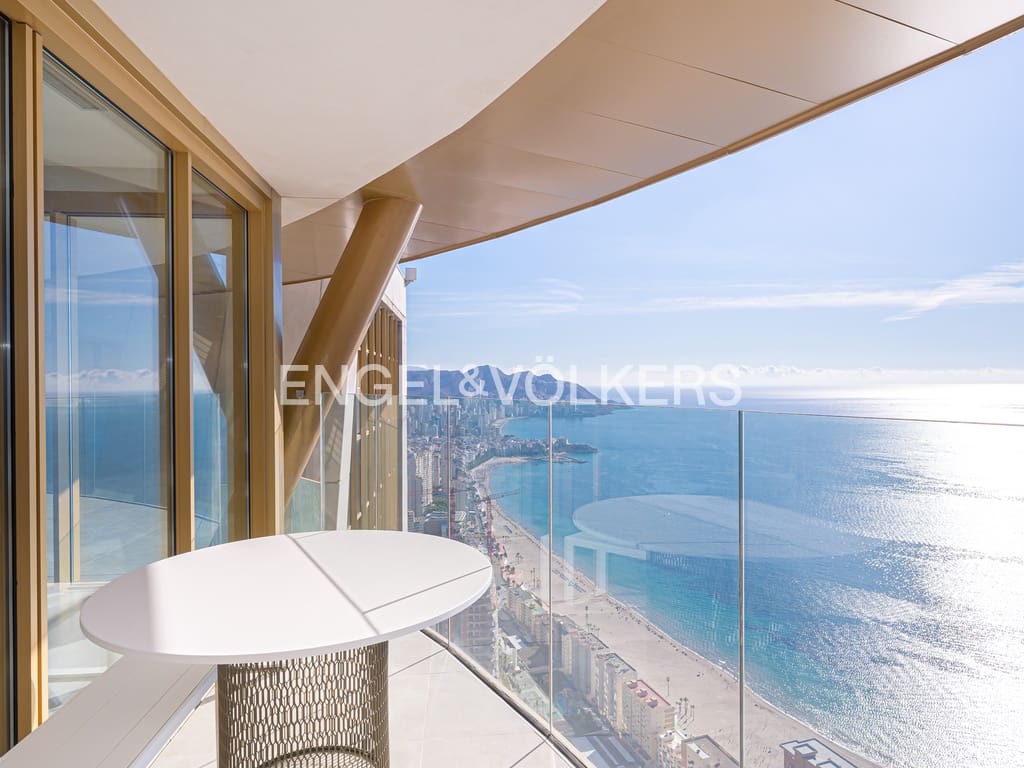 4 soveværelse Lejlighed til salg i Benidorm med swimmingpool garage - € 2.500.000 (Ref: 8866515)