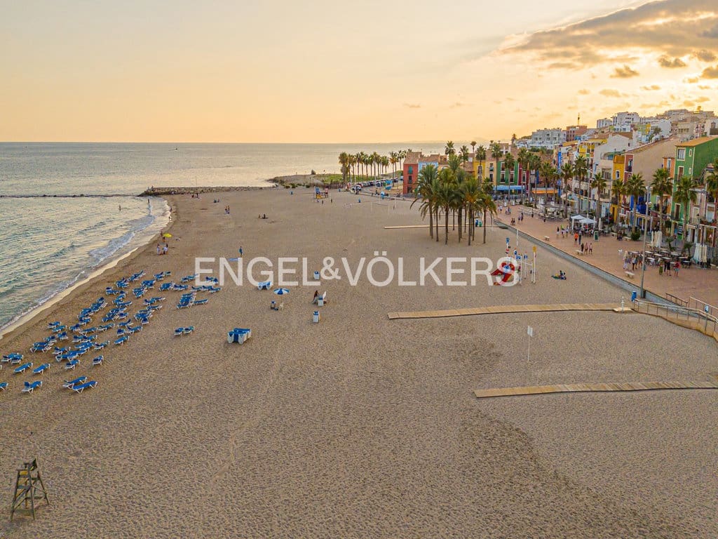 Undeveloped Land for sale in La Villajoyosa / Vila Joiosa - € 1,150,000 (Ref: 8868646)