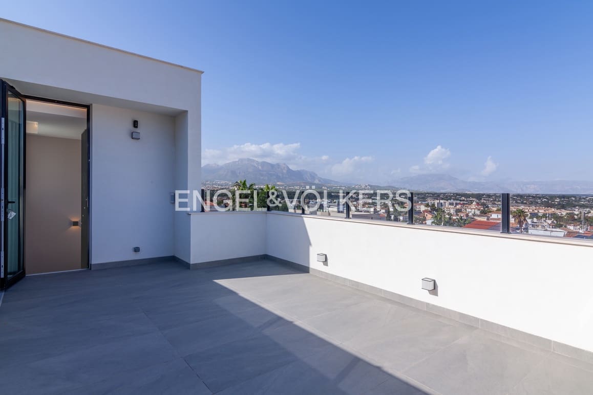 7 quarto Moradia para venda em Albir com piscina garagem - 1 950 000 € (Ref: 8878615)