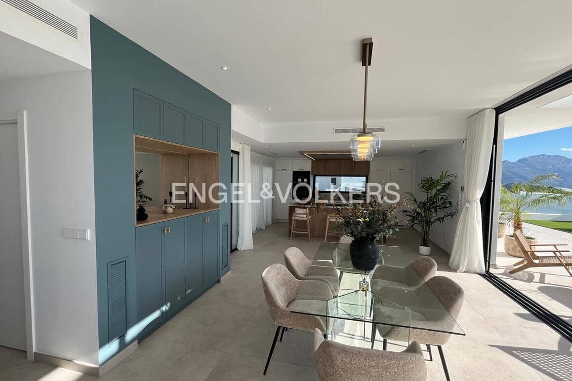 3 bedroom Villa for sale in Polop with pool garage - € 675,000 (Ref: 8886795)