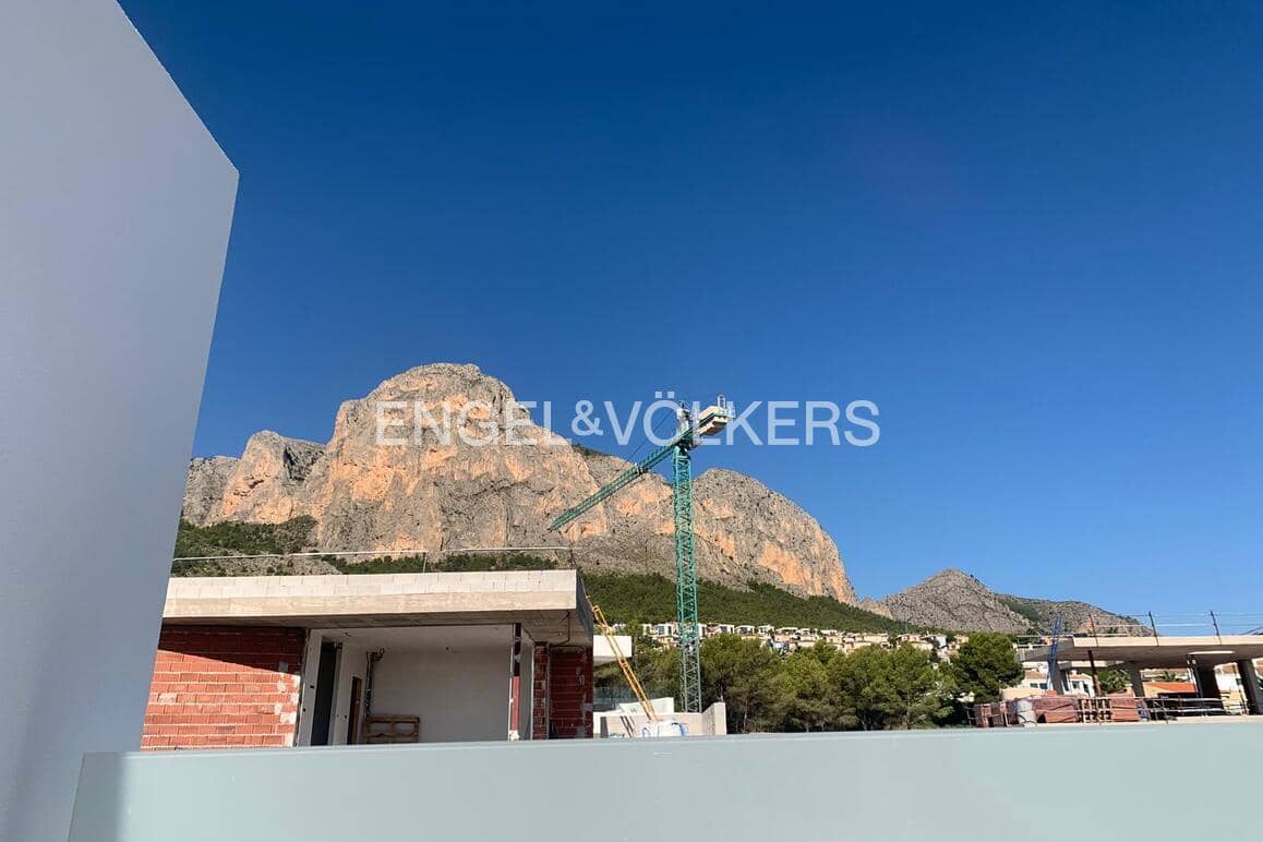 3 bedroom Villa for sale in Polop with pool garage - € 675,000 (Ref: 8886795)