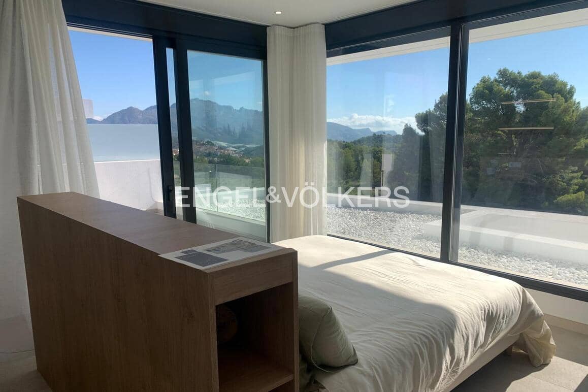 3 bedroom Villa for sale in Polop with pool garage - € 675,000 (Ref: 8886795)