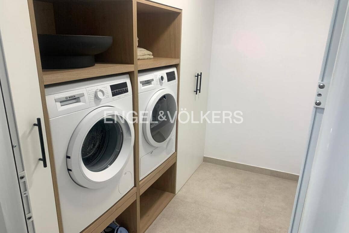 3 bedroom Villa for sale in Polop with pool garage - € 675,000 (Ref: 8886795)