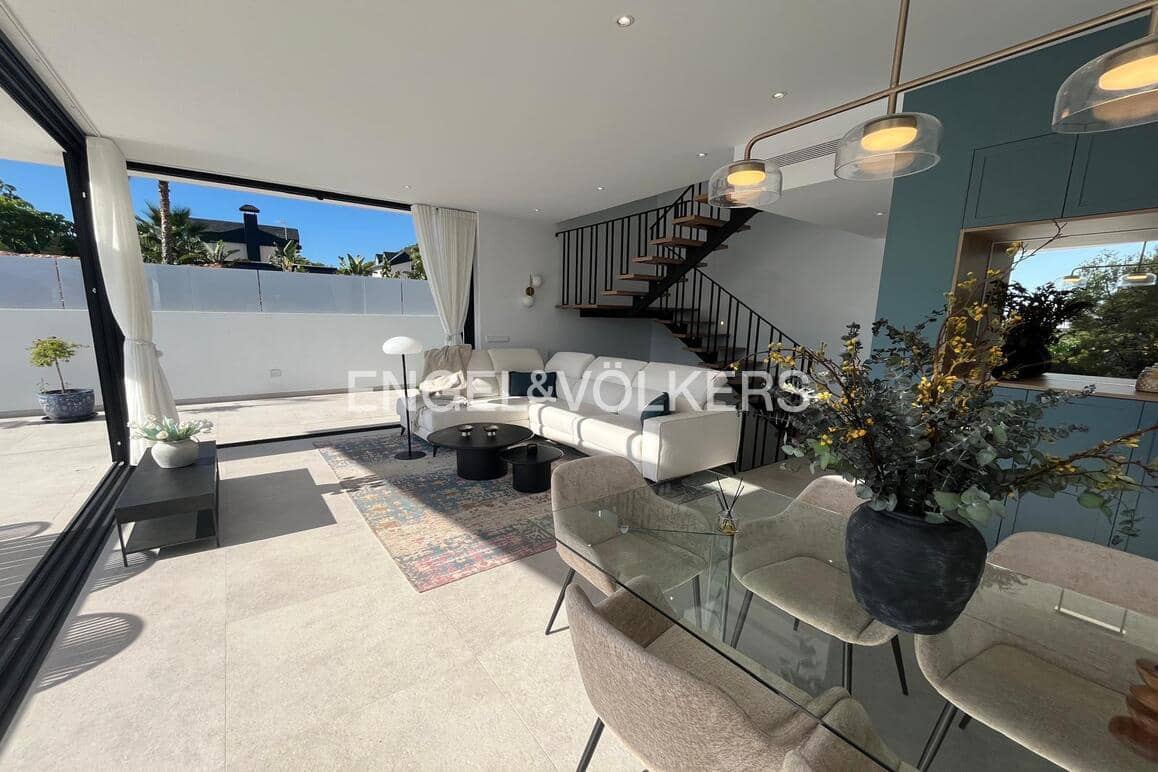 3 bedroom Villa for sale in Polop with pool garage - € 675,000 (Ref: 8886795)