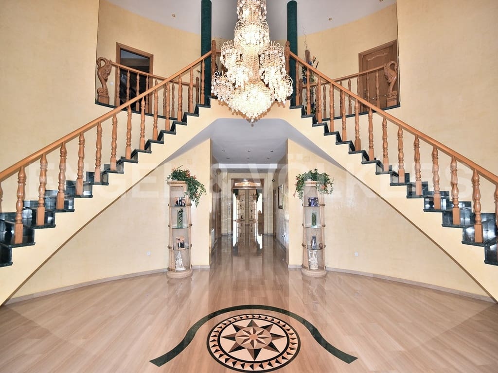 6 slaapkamer Villa te koop in Benidorm met zwembad garage - € 1.250.000 (Ref: 8886926)