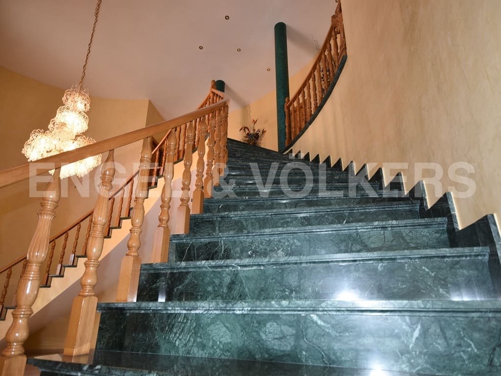 6 slaapkamer Villa te koop in Benidorm met zwembad garage - € 1.250.000 (Ref: 8886926)