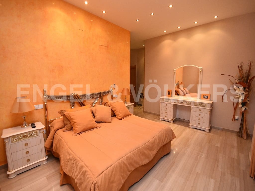 6 slaapkamer Villa te koop in Benidorm met zwembad garage - € 1.250.000 (Ref: 8886926)