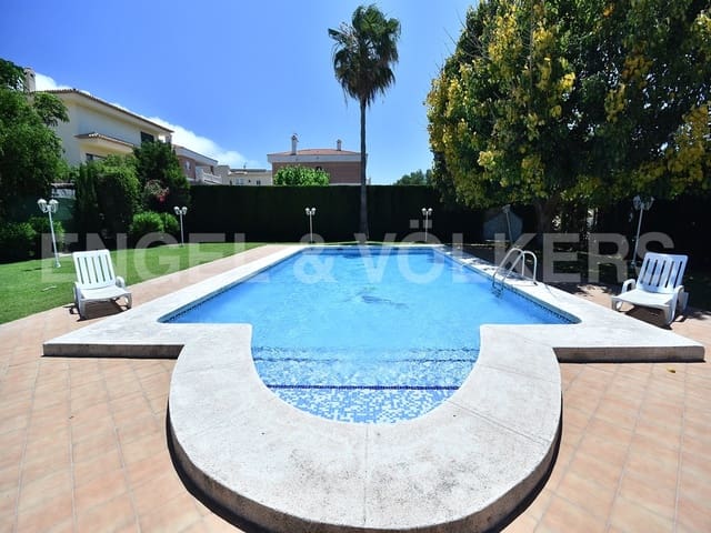 6 bedroom Villa for sale in Benidorm with pool garage - € 1,250,000 (Ref: 8886926)