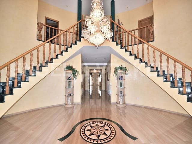 6 bedroom Villa for sale in Benidorm with pool garage - € 1,250,000 (Ref: 8886926)