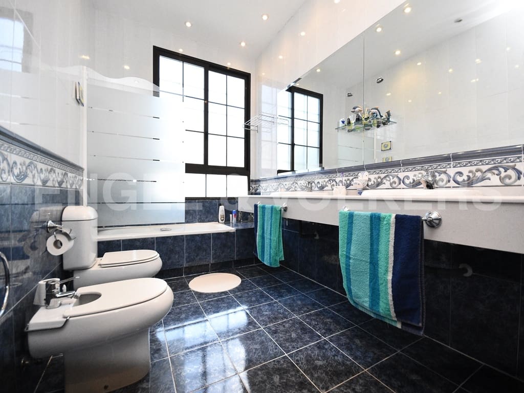 6 slaapkamer Villa te koop in Benidorm met zwembad garage - € 1.250.000 (Ref: 8886926)