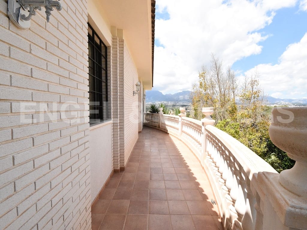 6 slaapkamer Villa te koop in Benidorm met zwembad garage - € 1.250.000 (Ref: 8886926)