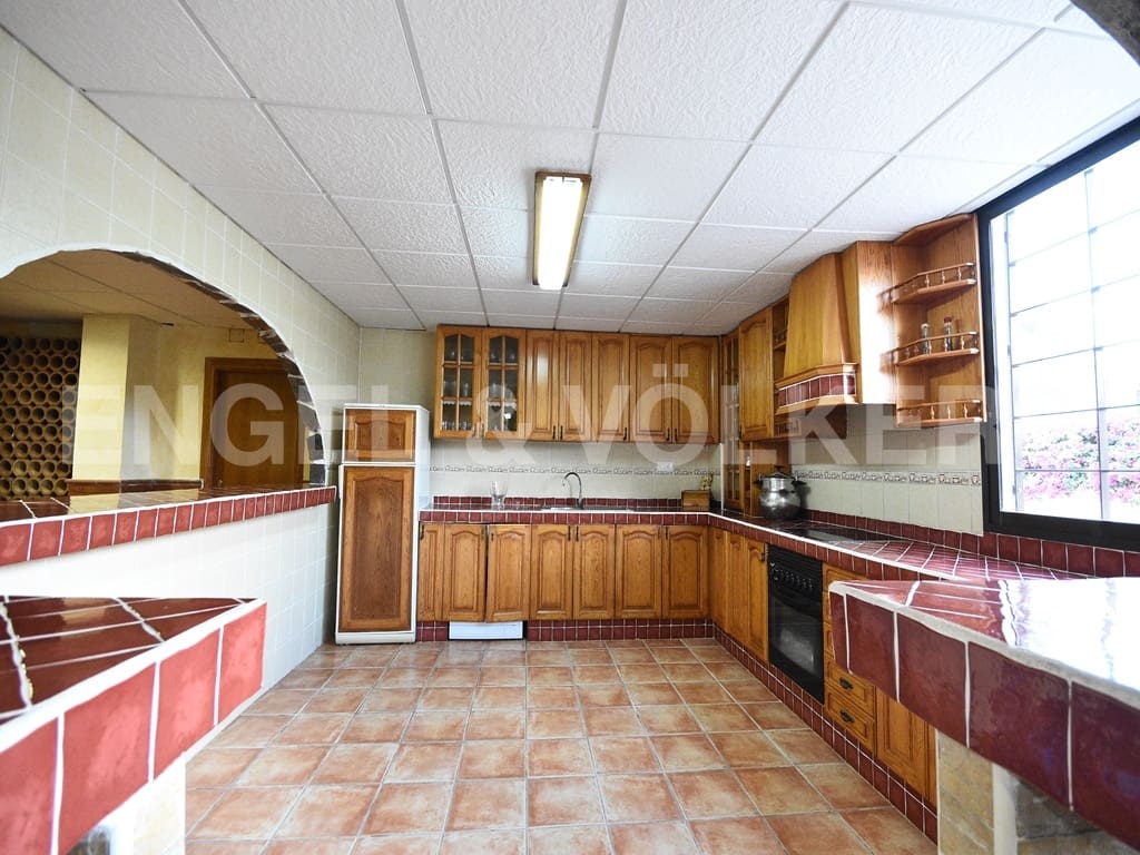 6 slaapkamer Villa te koop in Benidorm met zwembad garage - € 1.250.000 (Ref: 8886926)