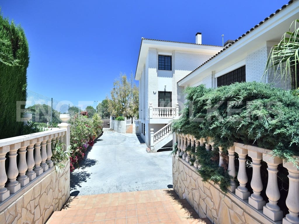 6 slaapkamer Villa te koop in Benidorm met zwembad garage - € 1.250.000 (Ref: 8886926)