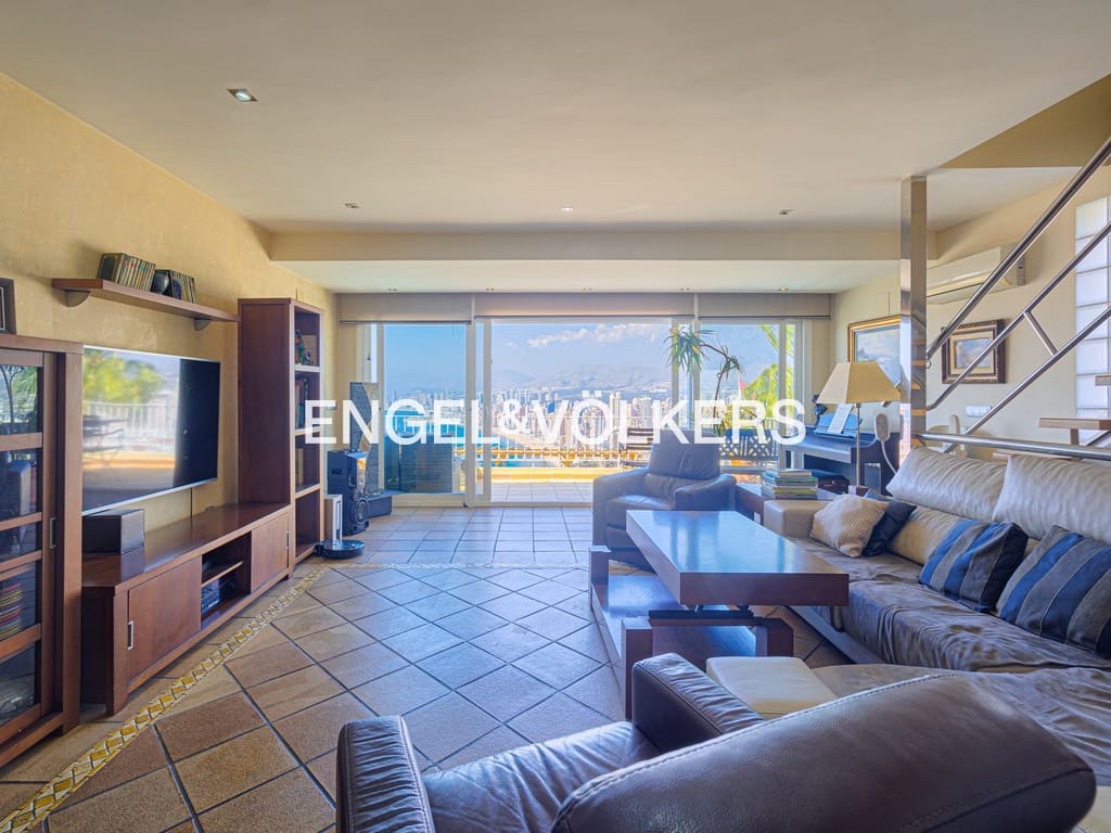 4 soveværelse Villa til salg i Benidorm med swimmingpool garage - € 1.390.000 (Ref: 8886928)