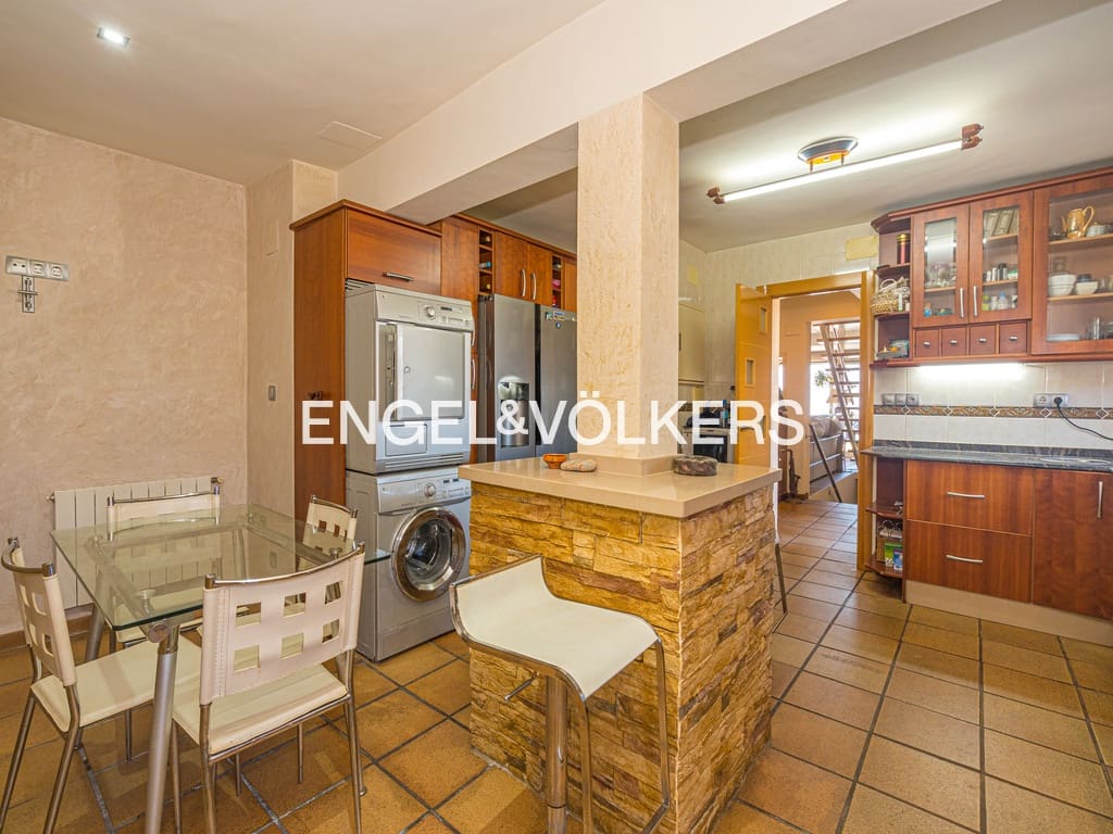 4 soveværelse Villa til salg i Benidorm med swimmingpool garage - € 1.390.000 (Ref: 8886928)