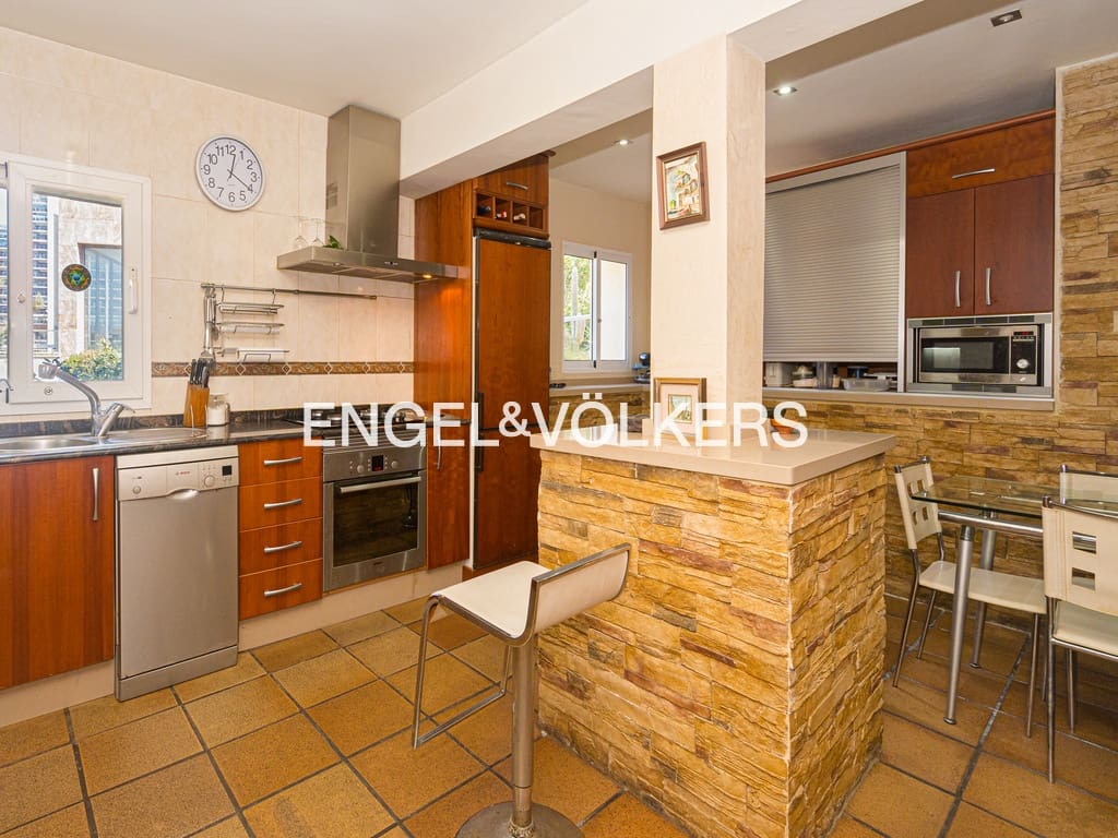 4 soveværelse Villa til salg i Benidorm med swimmingpool garage - € 1.390.000 (Ref: 8886928)