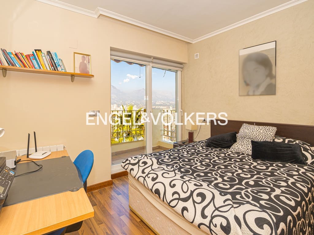 4 soveværelse Villa til salg i Benidorm med swimmingpool garage - € 1.390.000 (Ref: 8886928)