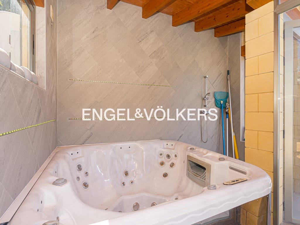 4 soveværelse Villa til salg i Benidorm med swimmingpool garage - € 1.390.000 (Ref: 8886928)