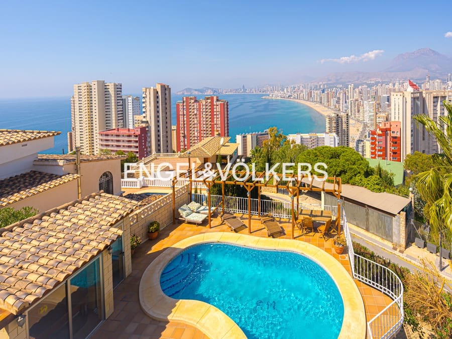 4 soveværelse Villa til salg i Benidorm med swimmingpool garage - € 1.390.000 (Ref: 8886928)