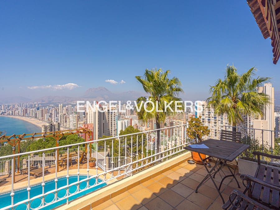 4 soveværelse Villa til salg i Benidorm med swimmingpool garage - € 1.390.000 (Ref: 8886928)