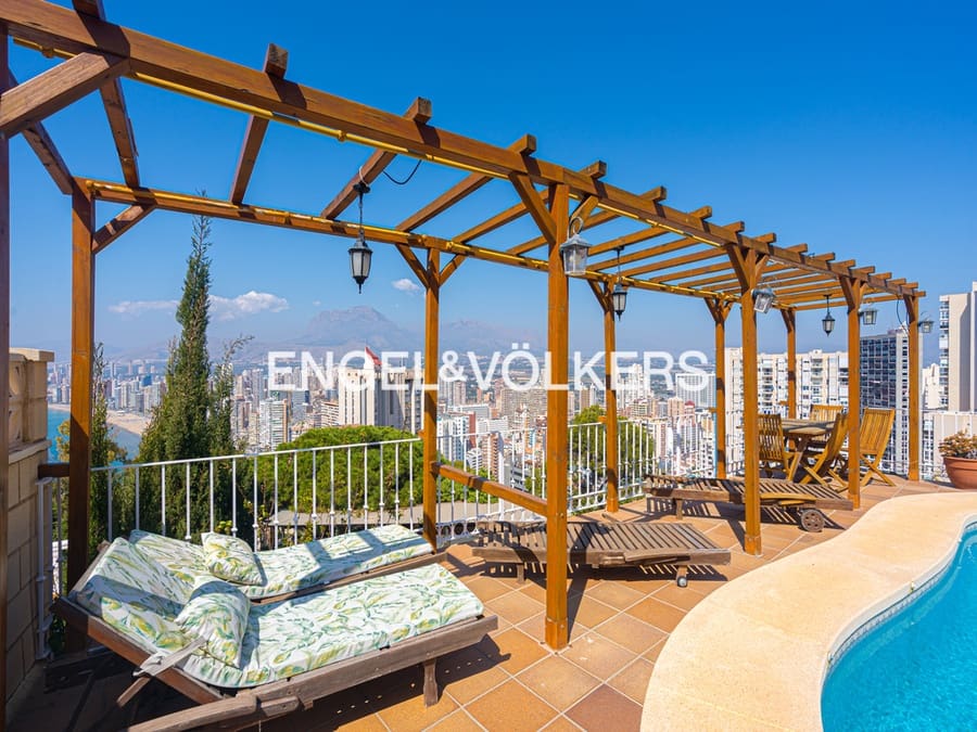 4 soveværelse Villa til salg i Benidorm med swimmingpool garage - € 1.390.000 (Ref: 8886928)