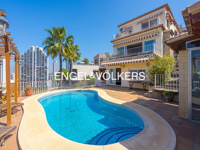 4 sovrum Villa till salu i Benidorm med pool garage - 1 390 000 € (Ref: 8886928)