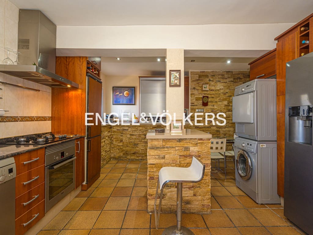 4 soveværelse Villa til salg i Benidorm med swimmingpool garage - € 1.390.000 (Ref: 8886928)