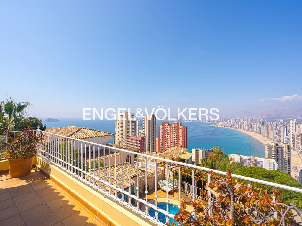 4 soveværelse Villa til salg i Benidorm med swimmingpool garage - € 1.390.000 (Ref: 8886928)