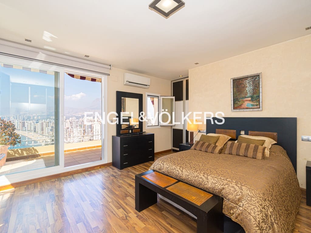 4 soveværelse Villa til salg i Benidorm med swimmingpool garage - € 1.390.000 (Ref: 8886928)