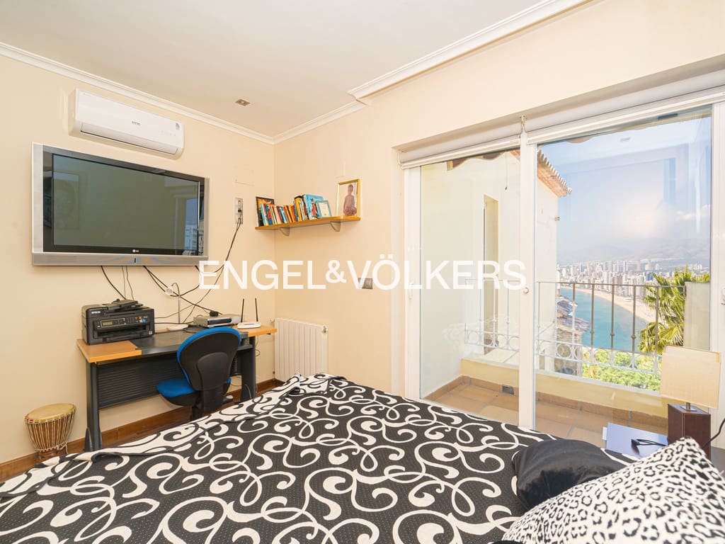 4 soveværelse Villa til salg i Benidorm med swimmingpool garage - € 1.390.000 (Ref: 8886928)