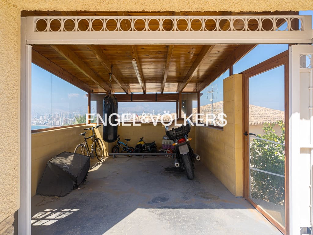 4 soveværelse Villa til salg i Benidorm med swimmingpool garage - € 1.390.000 (Ref: 8886928)