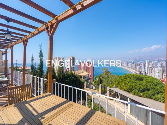 4 sovrum Villa till salu i Benidorm med pool garage - 1 390 000 € (Ref: 8886928)