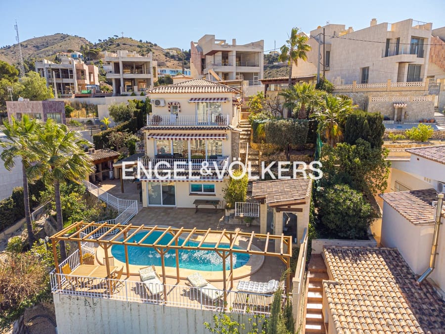 4 soveværelse Villa til salg i Benidorm med swimmingpool garage - € 1.390.000 (Ref: 8886928)