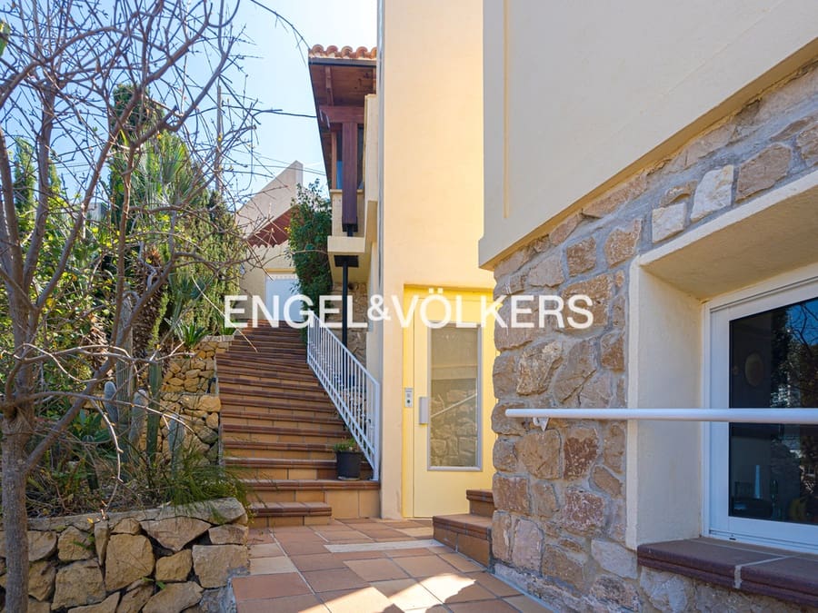 4 soveværelse Villa til salg i Benidorm med swimmingpool garage - € 1.390.000 (Ref: 8886928)