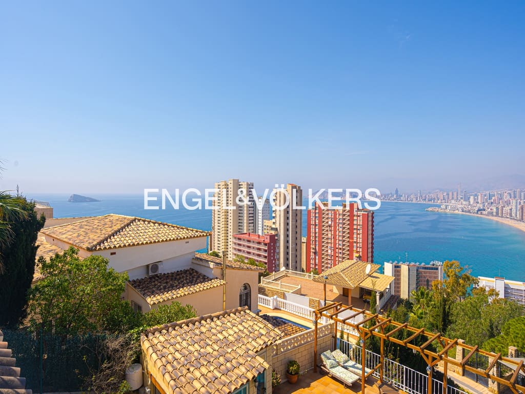 4 soveværelse Villa til salg i Benidorm med swimmingpool garage - € 1.390.000 (Ref: 8886928)