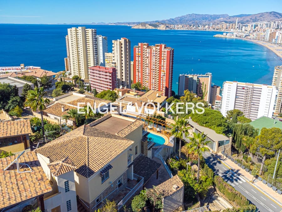 4 soveværelse Villa til salg i Benidorm med swimmingpool garage - € 1.390.000 (Ref: 8886928)