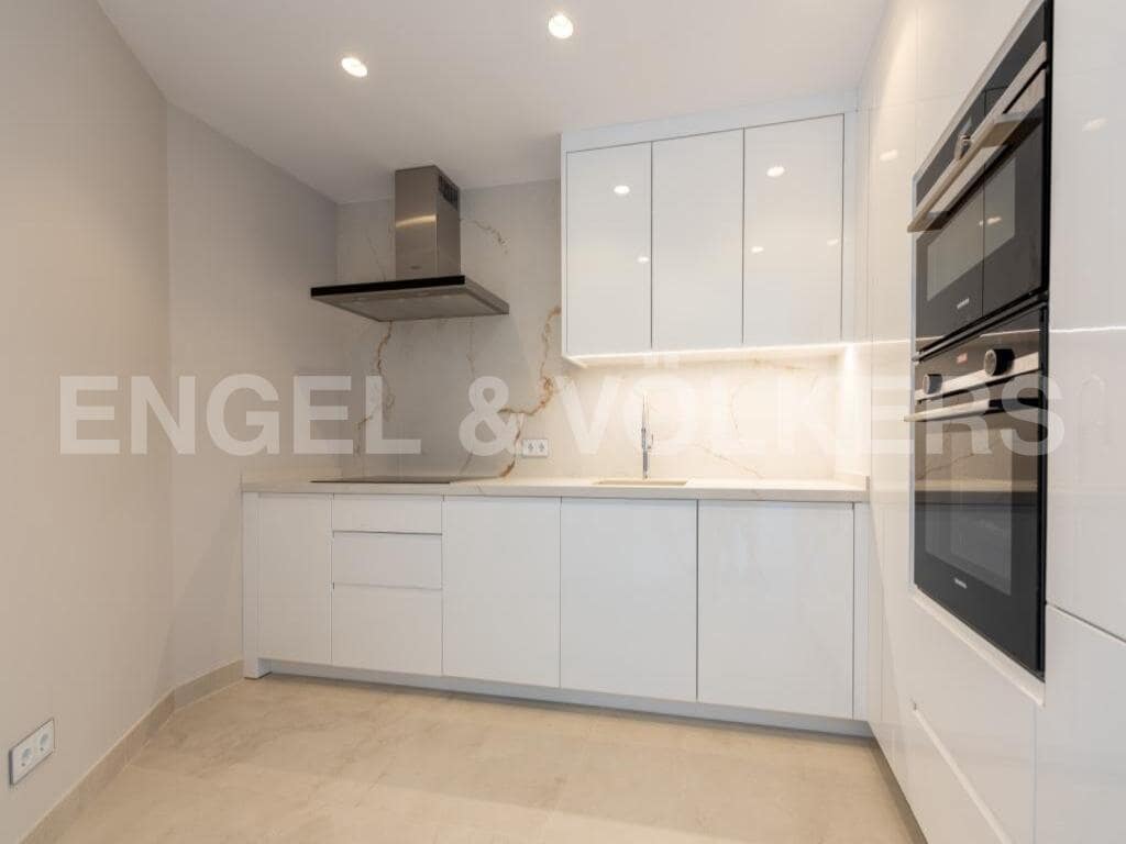 3 soverom Leilighet til salgs i Benidorm med svømmebasseng garasje - € 1 650 000 (Ref: 8886931)