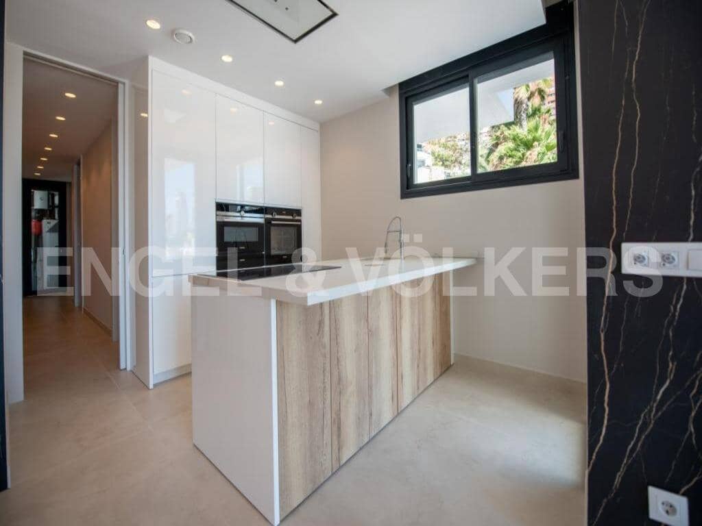 3 soverom Leilighet til salgs i Benidorm med svømmebasseng garasje - € 1 650 000 (Ref: 8886931)