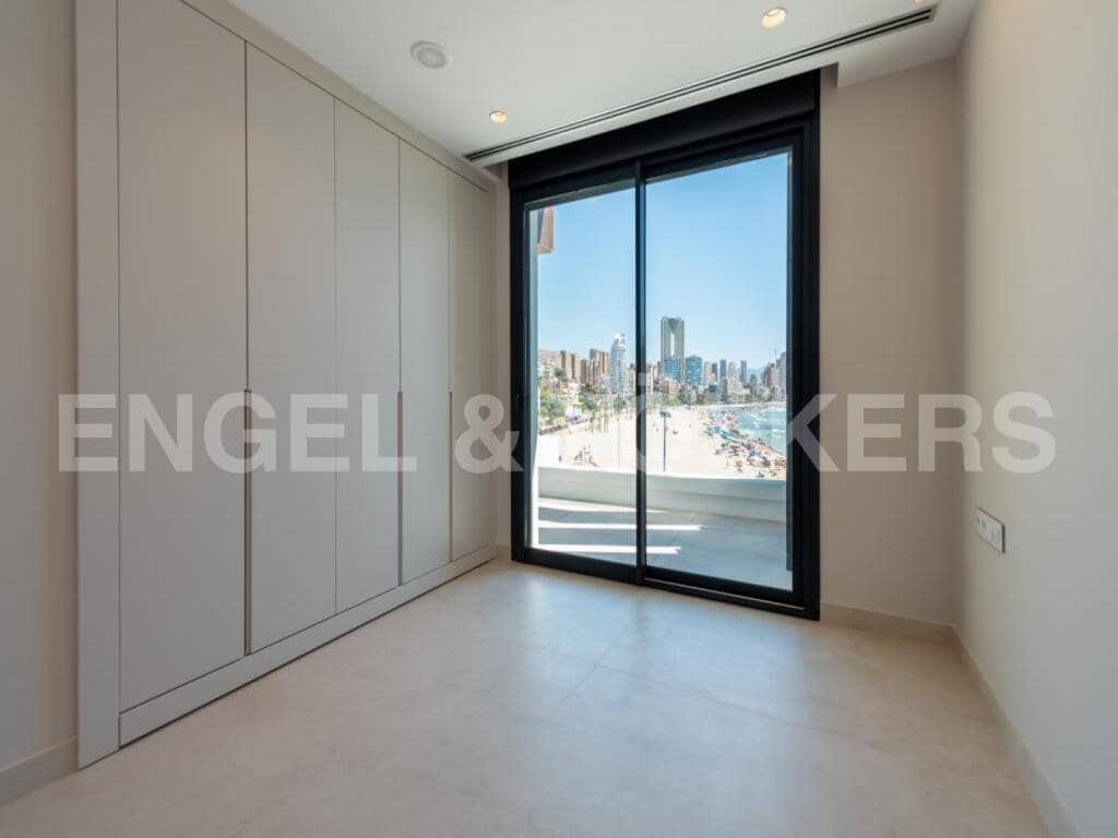 3 soverom Leilighet til salgs i Benidorm med svømmebasseng garasje - € 1 650 000 (Ref: 8886931)