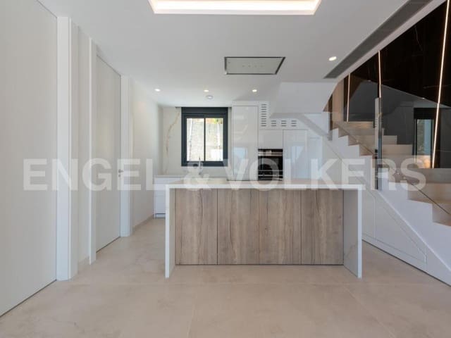 3 soverom Leilighet til salgs i Benidorm med svømmebasseng garasje - € 1 650 000 (Ref: 8886931)