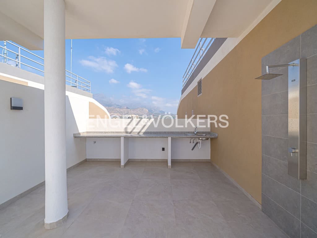 3 soveværelse Penthouse til salg i Benidorm med swimmingpool garage - € 1.495.000 (Ref: 8887084)